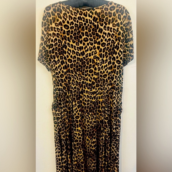 Torrid Dress Size 1X Brown Leopard Print Button Up Short Sleeve w/ pockets - Picture 5 of 6